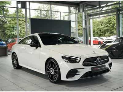 Mercedes E 300 Coupé AMG Line *20 *Pano*Night*KeyGo (2020) - Photo 6