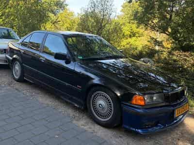 BMW 320 E36 320i (1997) - Photo 1