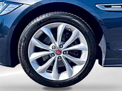 Jaguar XF 2.0D 180 BUSINESS R-SPORT BVA (2020) - Photo 9
