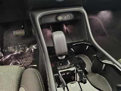 Volvo XC40 2.0 B3 Geartronic NAVI / FULL LED / HARMANN KARDON / CAMERA (2026) - Photo 13