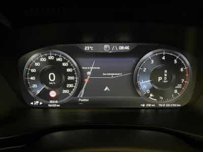 Volvo XC40 Core (2023) - Photo 9