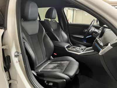 BMW 330 330e TOURING/ PACK M/ CARBON (2023) - Photo 9