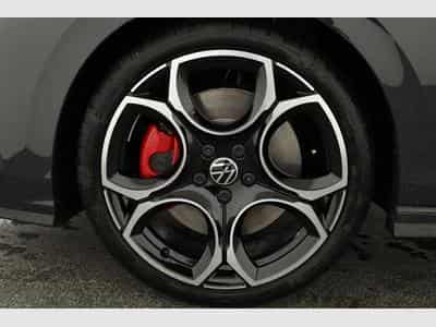 VW Golf 2.0 TSI 195 kW GTI (2026) - Photo 12