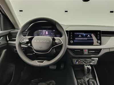 Skoda Kamiq 1.0 TSI 115cv DSG Black Dots CARPLAY / CAMERA / FULL LED (2026) - Foto 9