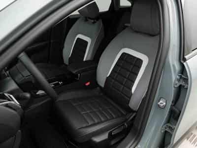 Citroën C4 1.2 Hybrid e-DSC6 145 Allure (2026) - Foto 8
