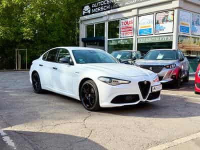 Alfa-Romeo Giulia 2.0 Turbo 280 AT Q4 Veloce (2019) - Foto 1