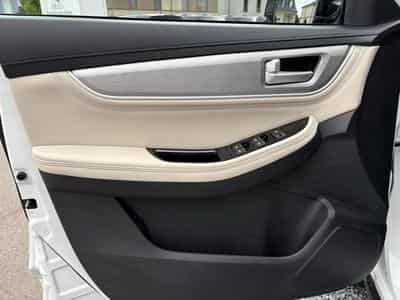 Forthing T5 1.5 TURBO AUTO FULL OPTIONS (2026) - Photo 8