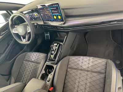 VW Golf Variant R-Line (2026) - Photo 14