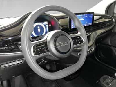 Fiat 500 500e 42 kWh LIMO (2023) - Photo 8