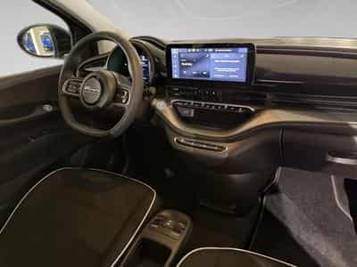 Fiat 500 500e 24 kWh LIMO (2024) - Foto 7