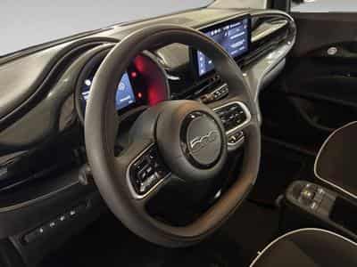 Fiat 500 500e 24 kWh LIMO (2024) - Foto 8