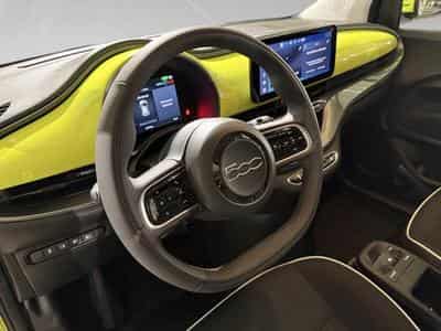 Fiat 500 500e 24 kWh LIMO (2024) - Foto 8