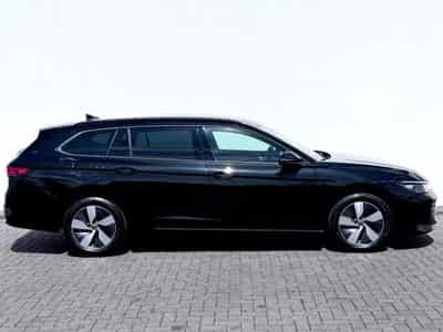 VW Passat Passat Variant 1.5 TSI DSG /LED/ACC/CAM/1.HAND/ (2025) - Photo 4
