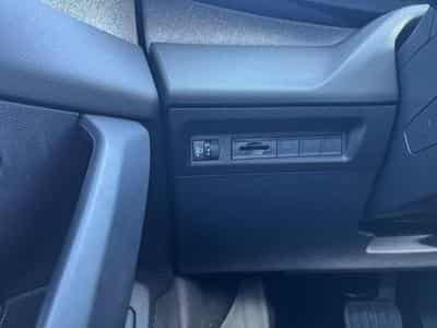 Peugeot 308 1.5 BLUEHDI 130 ALLURE EAT8 (2025) - Foto 15