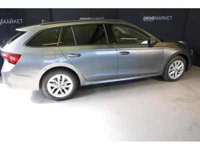 Skoda Octavia Selection (2025) - Foto 9