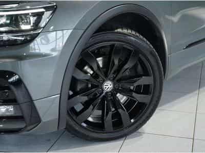 VW Tiguan R Line 4Matic *ACC *Virtual *Pano *AHK (2019) - Photo 3