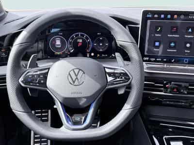VW Golf R (2026) - Photo 10