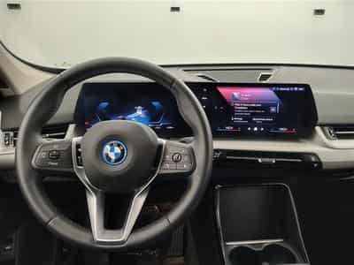 BMW iX1 66.5 kWh eDrive20 Business NAVI/FULL LED/JA17/PDC (2024) - Photo 9