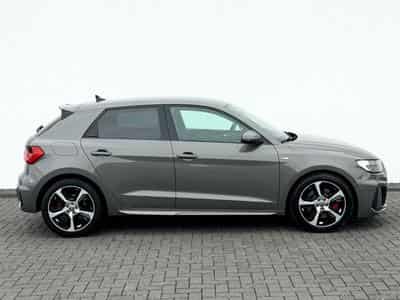 Audi A1 A1 Sportback 40 TFSI S line Sport Plus Paket (2019) - Photo 4