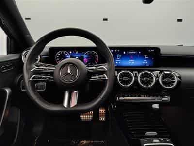 Mercedes A 180 Pack AMG  Navi Cockpit / Led / PDC av+ar / Pano (2025) - Photo 9