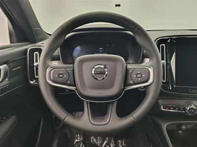 Volvo XC40 2.0 B3 Geartronic NAVI / FULL LED / HARMANN KARDON / CAMERA (2026) - Photo 9