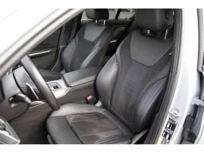 BMW 330 330e Aut. Pack M 19" HuD pack Innovation Driving Assistant (2024) - Foto 6