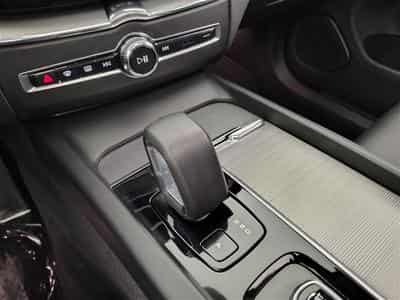 Volvo XC60 2.0 B4 MHEV Ultimate Dark  Cuir/Toit Pano/sièges élec. ... (2022) - Photo 12