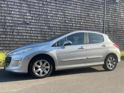 Peugeot 308 (2010) - Photo 1