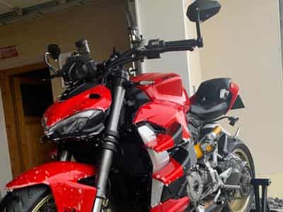 Ducati Streetfighter V2 (2022) - Foto 1
