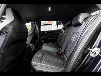 VW Golf 1.5 eTSI R-LINE DSG7 - DEEP BLACK NACRÉ (2023) - Photo 13