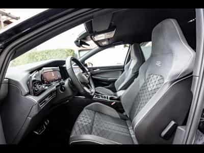 VW Golf 1.5 eTSI R-LINE DSG7 - DEEP BLACK NACRÉ (2023) - Photo 11
