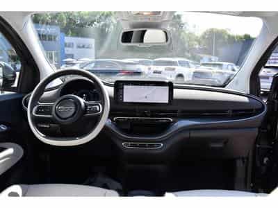 Fiat 500 42 kWh La Prima ACC CO DRIVER PANO CAM 1° MAIN (2023) - Photo 10
