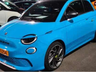 Fiat 500 Scorpionissimo fuel électrique (2024) - Photo 1
