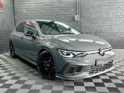 VW Golf GTI Clubsport 2.0 TSI 300 CV DSG7 *MATRIX* BLACK STYLE * ACC (2024) - Photo 3