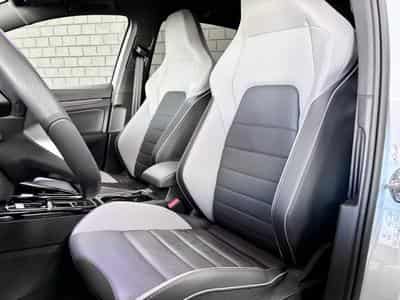VW Golf GTE PHASE 2  1.5 eHybrid 272 CV DSG 6 *360°* CUIR * ATTELAGE (2026) - Foto 6