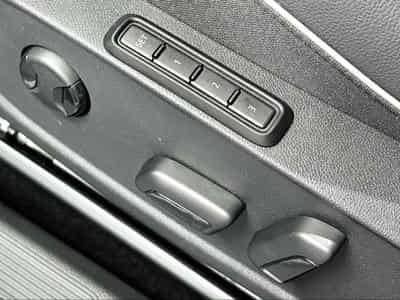VW Golf GTE PHASE 2  1.5 eHybrid 272 CV DSG 6 *360°* CUIR * ATTELAGE (2026) - Foto 8
