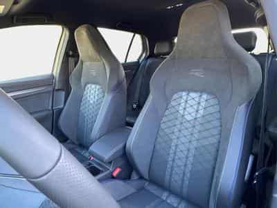 VW Golf R-Line Limited (2026) - Photo 15