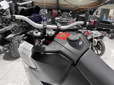 Aprilia Tuareg 660 Hailstrom White disponible aussi en 35 KW (2026) - Foto 6