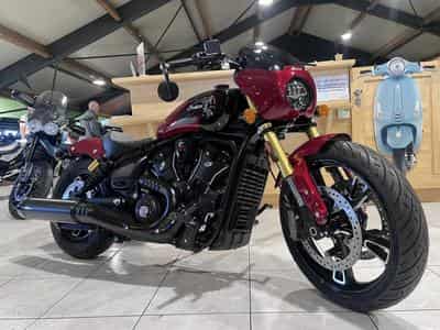 Indian 101 Scout Sunset Red Metallic with Graphics (2026) - Foto 1