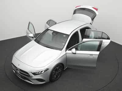 Mercedes A 180 d Progressive LED+Kamera+MBUX (2025) - Foto 14