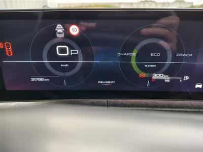 Peugeot 3008 1.2 HYBRID 136cv e-DSC6 GT Toit Pano/Navi/Carplay/JA 19/... (2025) - Photo 10