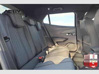 Peugeot 2008 Hybrid 145 e-DCS6 Allure (2026) - Foto 10