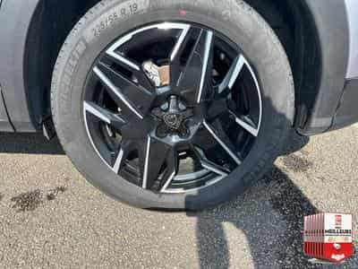 Peugeot 3008 1.2 HYBRID 145 GT E-DCS6 (2025) - Photo 13