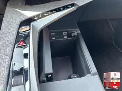 Peugeot 3008 1.2 HYBRID 145 GT E-DCS6 (2025) - Photo 15