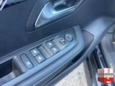 Peugeot 208 1.2 100 ALLURE (2025) - Photo 15
