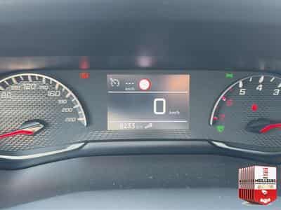 Peugeot 2008 1.2 100 STYLE (2025) - Photo 13