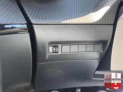 Peugeot 2008 1.2 100 STYLE (2025) - Photo 12