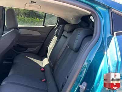 Peugeot 408 HYBRID 145 ALLURE E-DCS6 (2025) - Photo 14