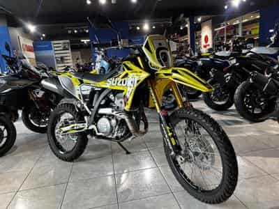 Suzuki DR-Z 400 S Enduro Replica (2026) - Photo 7