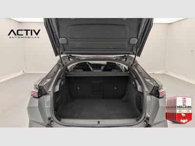 Peugeot 408 Hybrid 145 e-DCS6 Allure (2025) - Photo 11